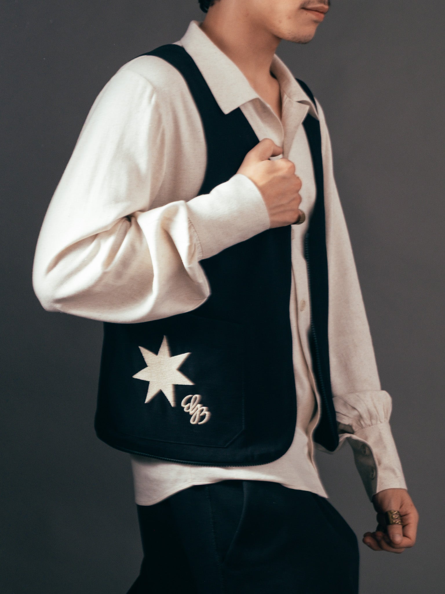 JAY BOGGO X CHANDON - Espaldeira Colete & Winebag