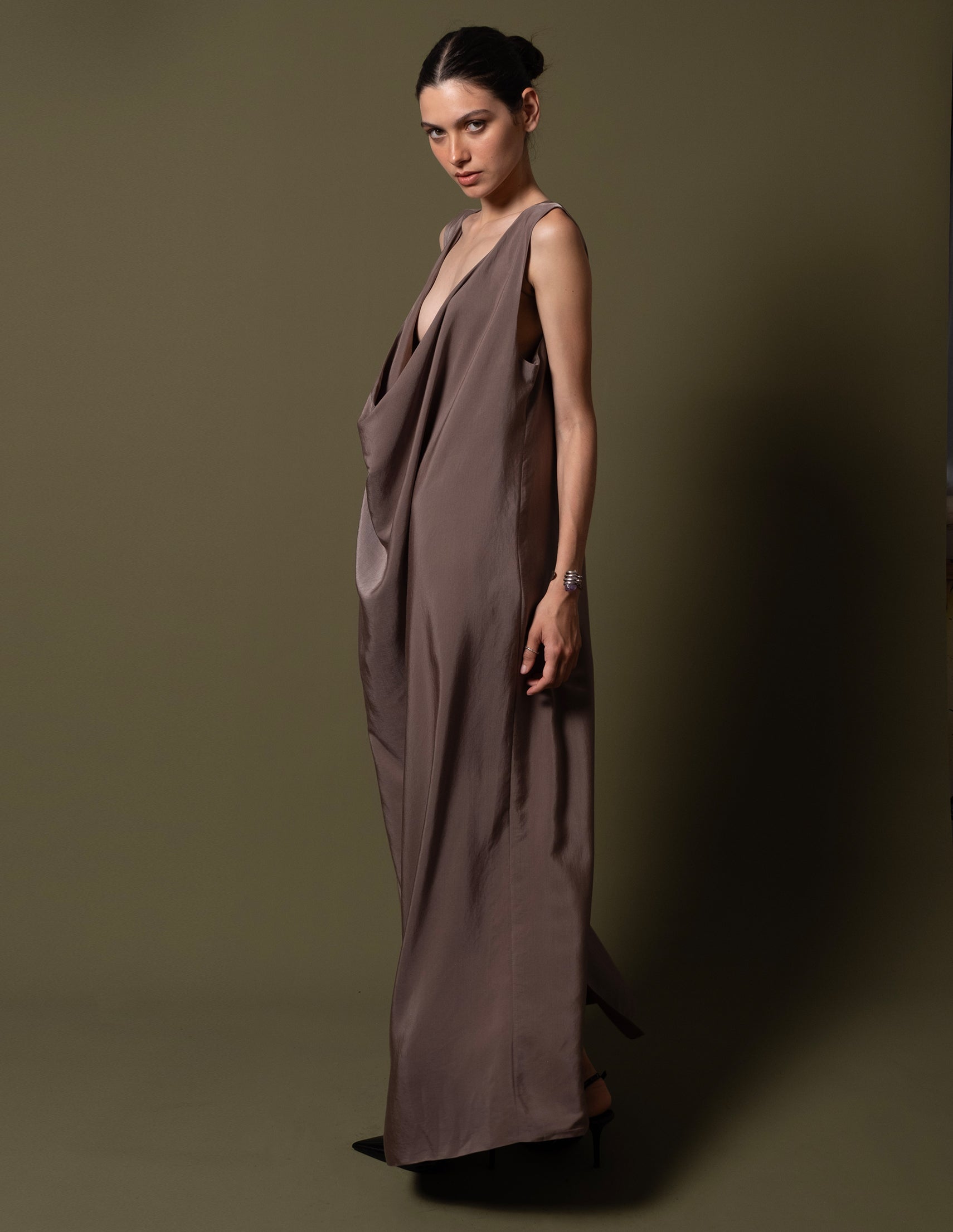 VESTIDO EMILIE DEGAGÊ MARROM