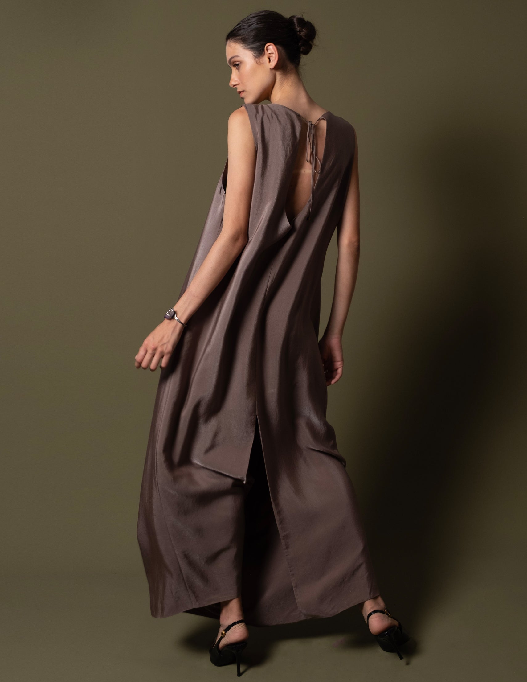 VESTIDO EMILIE DEGAGÊ MARROM