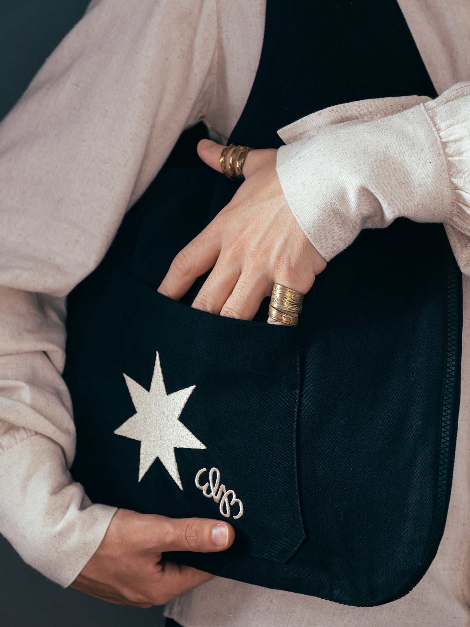 JAY BOGGO X CHANDON - Espaldeira Colete & Winebag