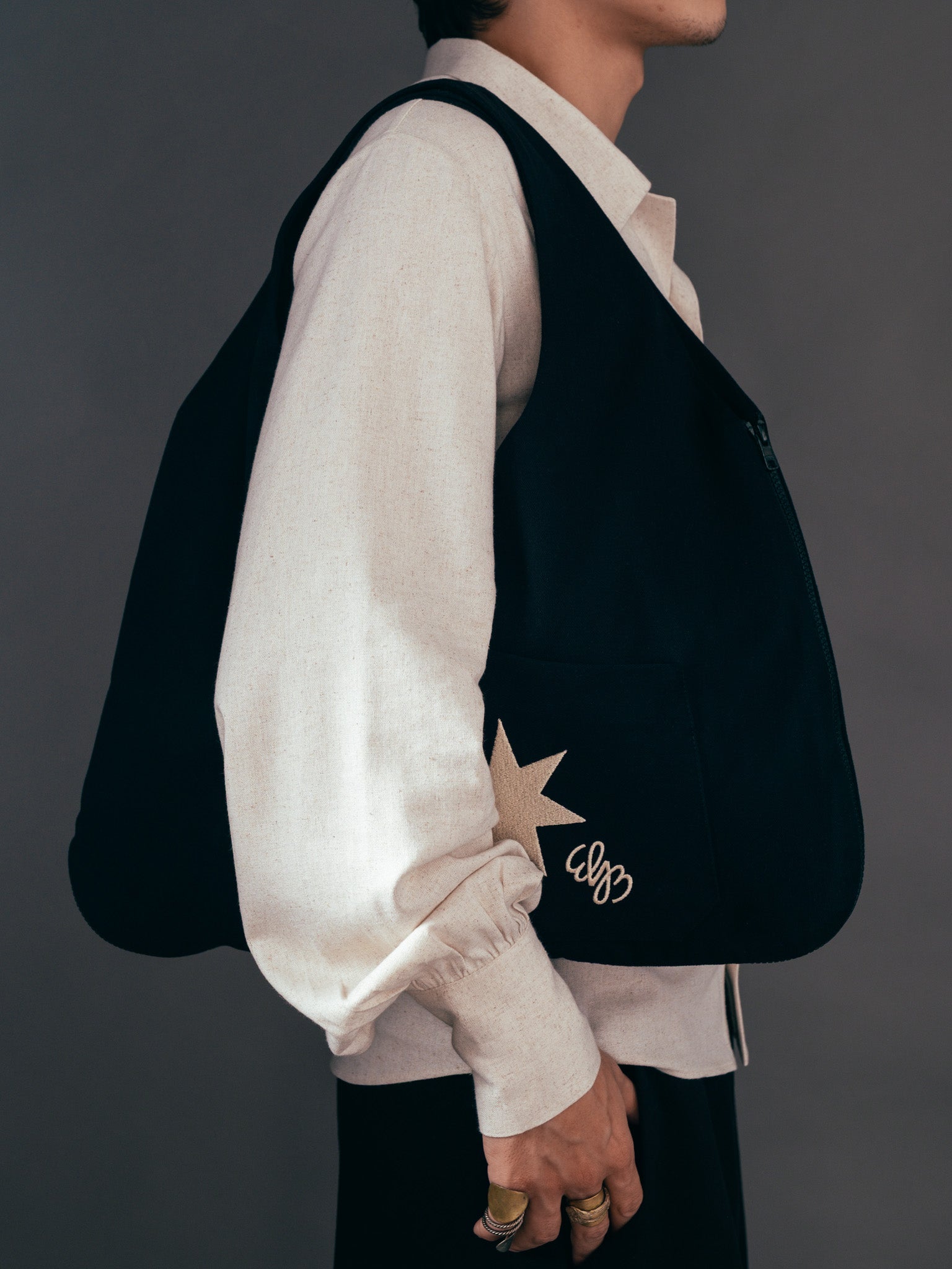 JAY BOGGO X CHANDON - Espaldeira Colete & Winebag