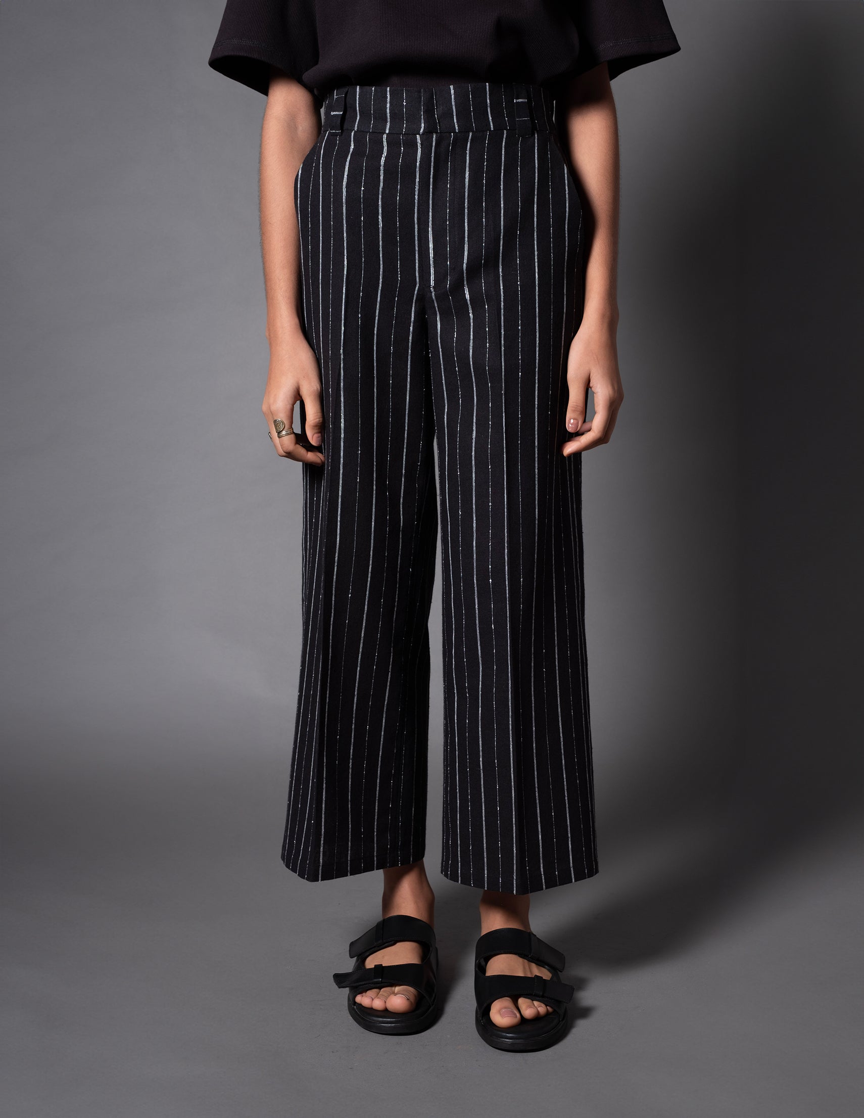 CALÇA PAULISTA RISCA DE GIZ