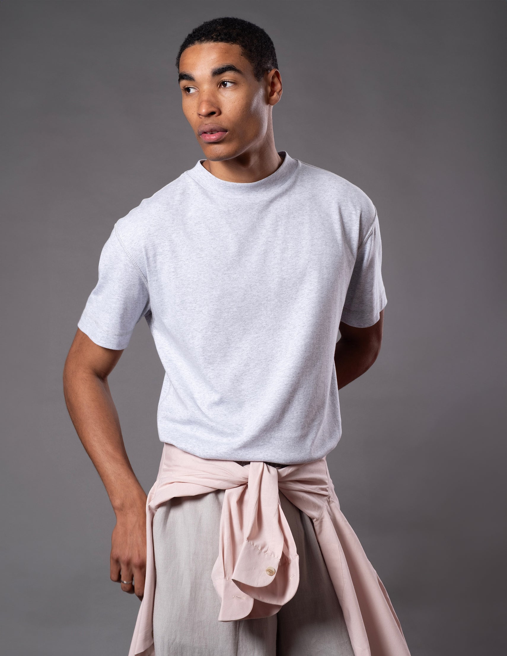 T-SHIRT JOÃO CINZA