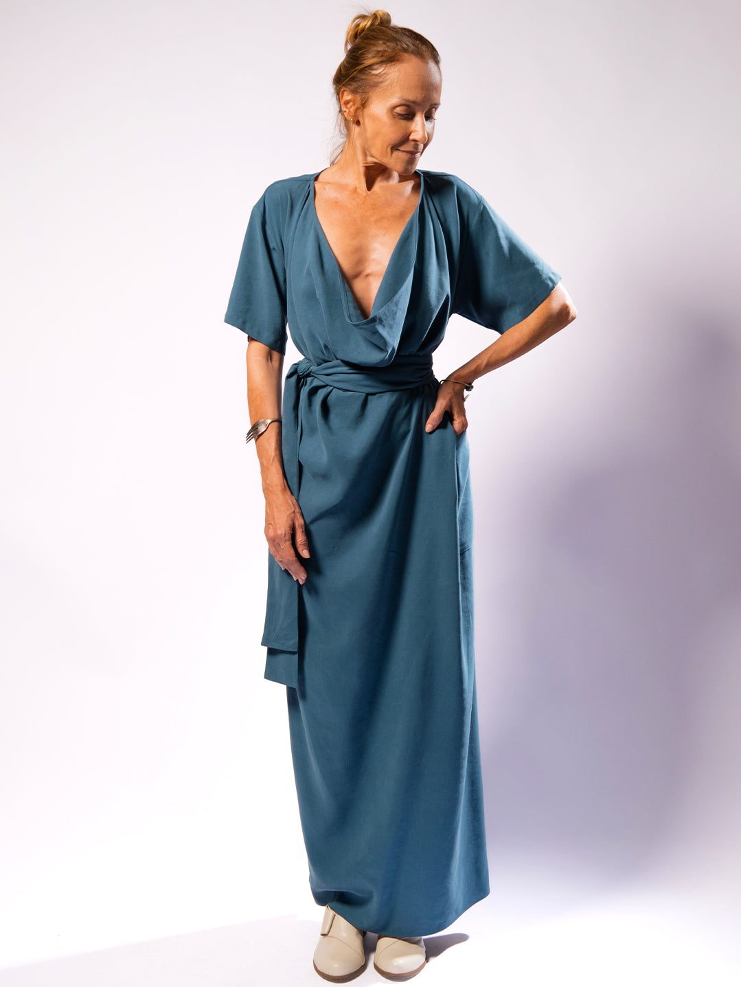 VESTIDO OLIVEIRA AZUL AÇO